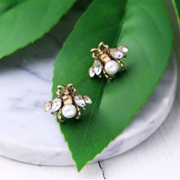 Insect Stud Earrings 💋 - Picture 2 of 3